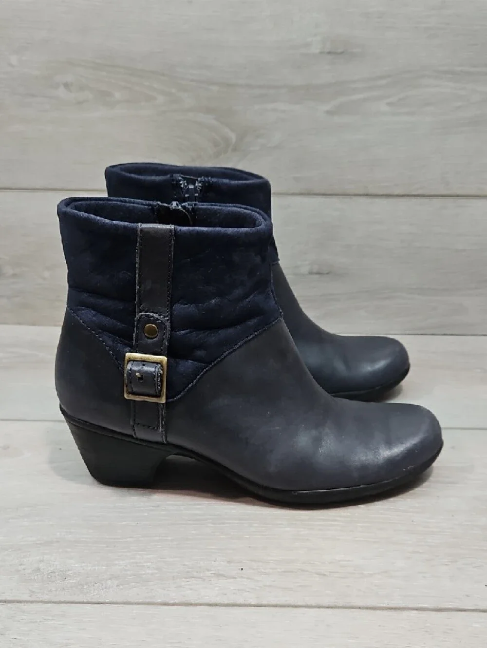 Clarks Women’s Navy Ankle Boots  Classic Side-Buckle Shoes Sz 7M